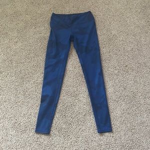 alo yoga blue camo leggings size XS